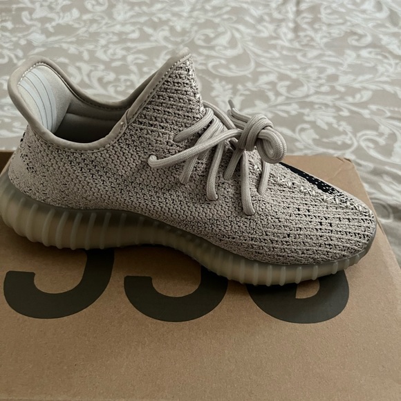 Yeezy boost sneakers - Picture 4 of 8